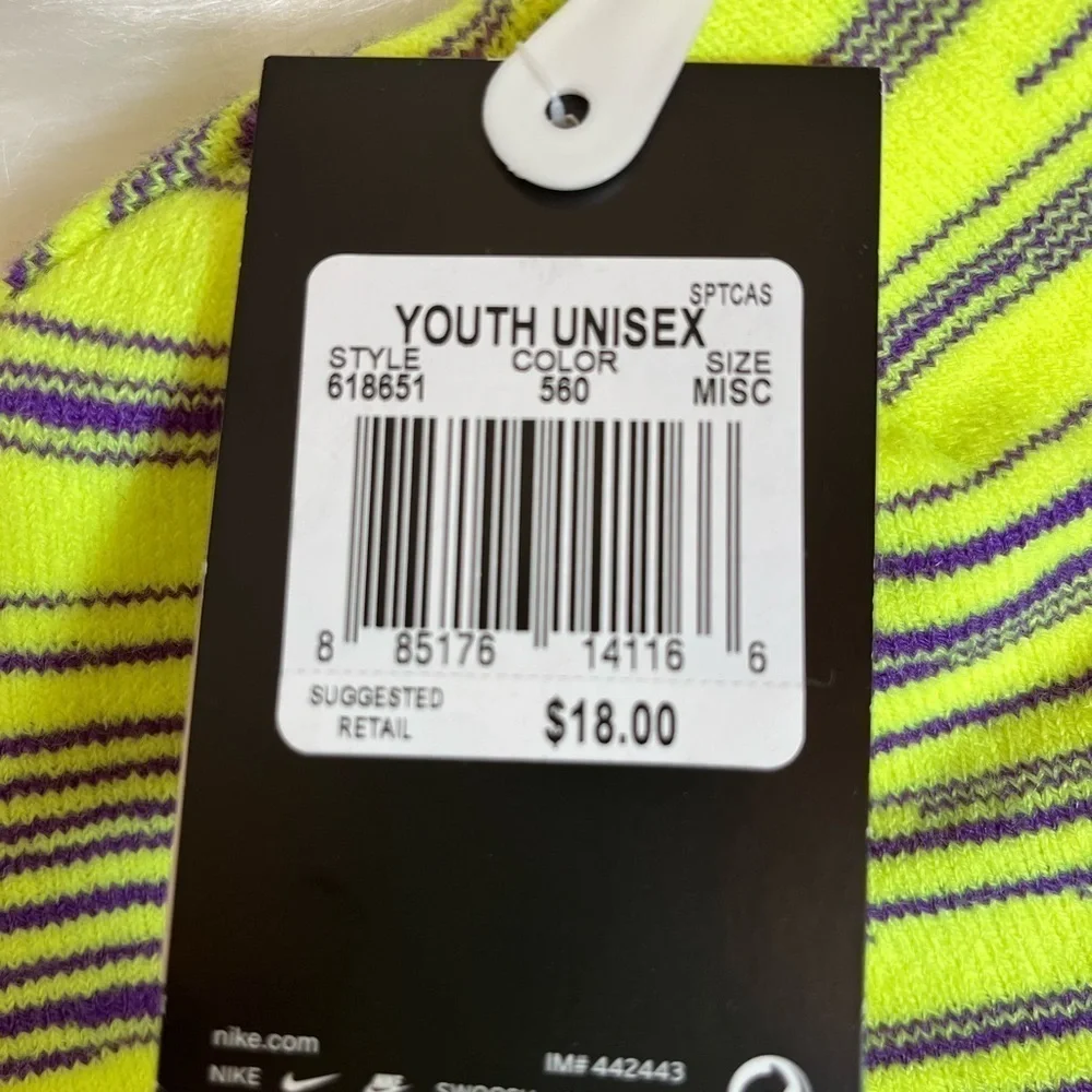 NWT Nike Youth Unisex Athletic Beanie Reversible Hat